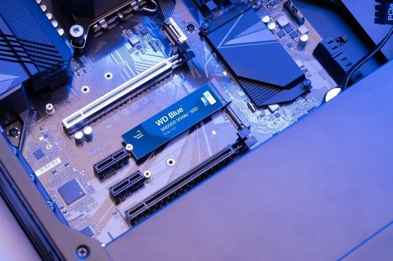 Диск WD Blue SN5000 4ТБ PCIe Gen4 x4 EURO_1335638 фото